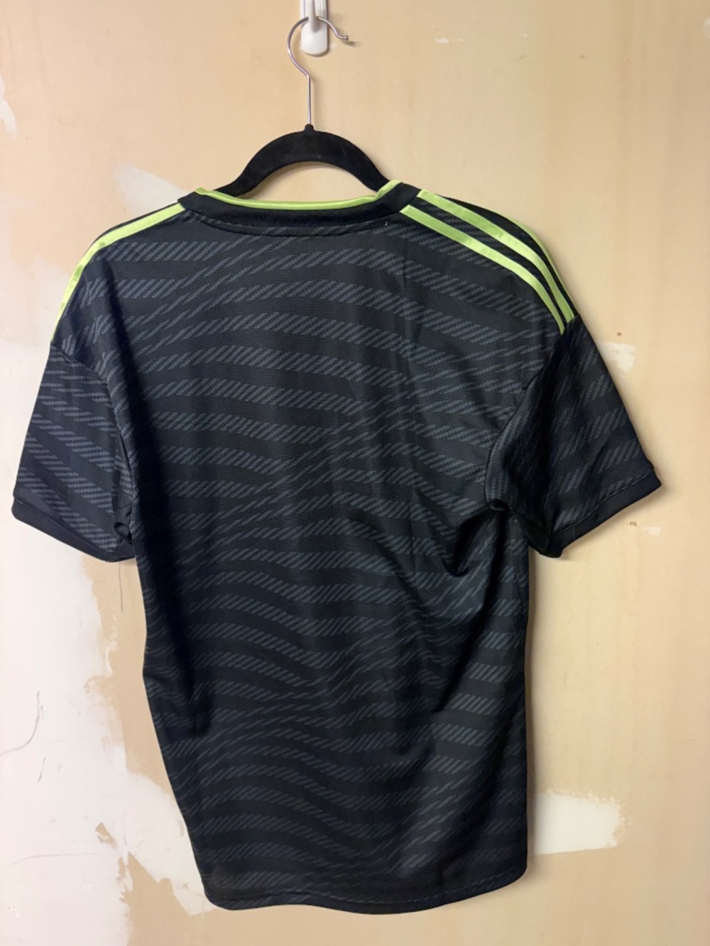Real Madrid 2022/23 Adidas Third Shirt โ Medium โ NWT - Picture 2 of 8